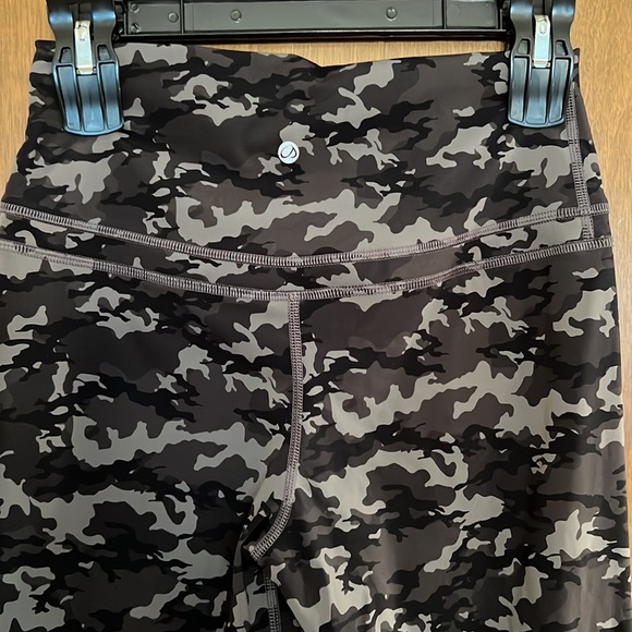 EUC CRZ YOGA Leggings size M - Picture 4 of 8